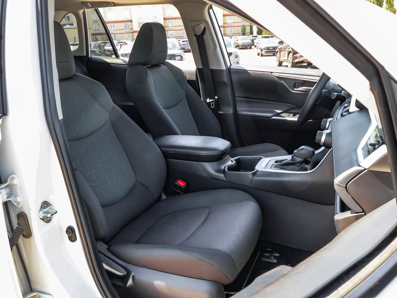 2024 Toyota RAV4 XLE AWD White Sherwood Park - photo #14
