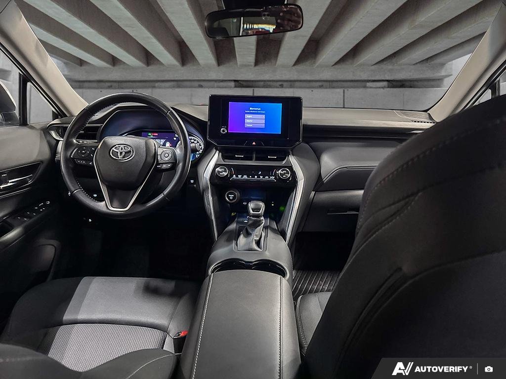 2023 Toyota Venza 2602013A | LE White Edmonton - photo #23