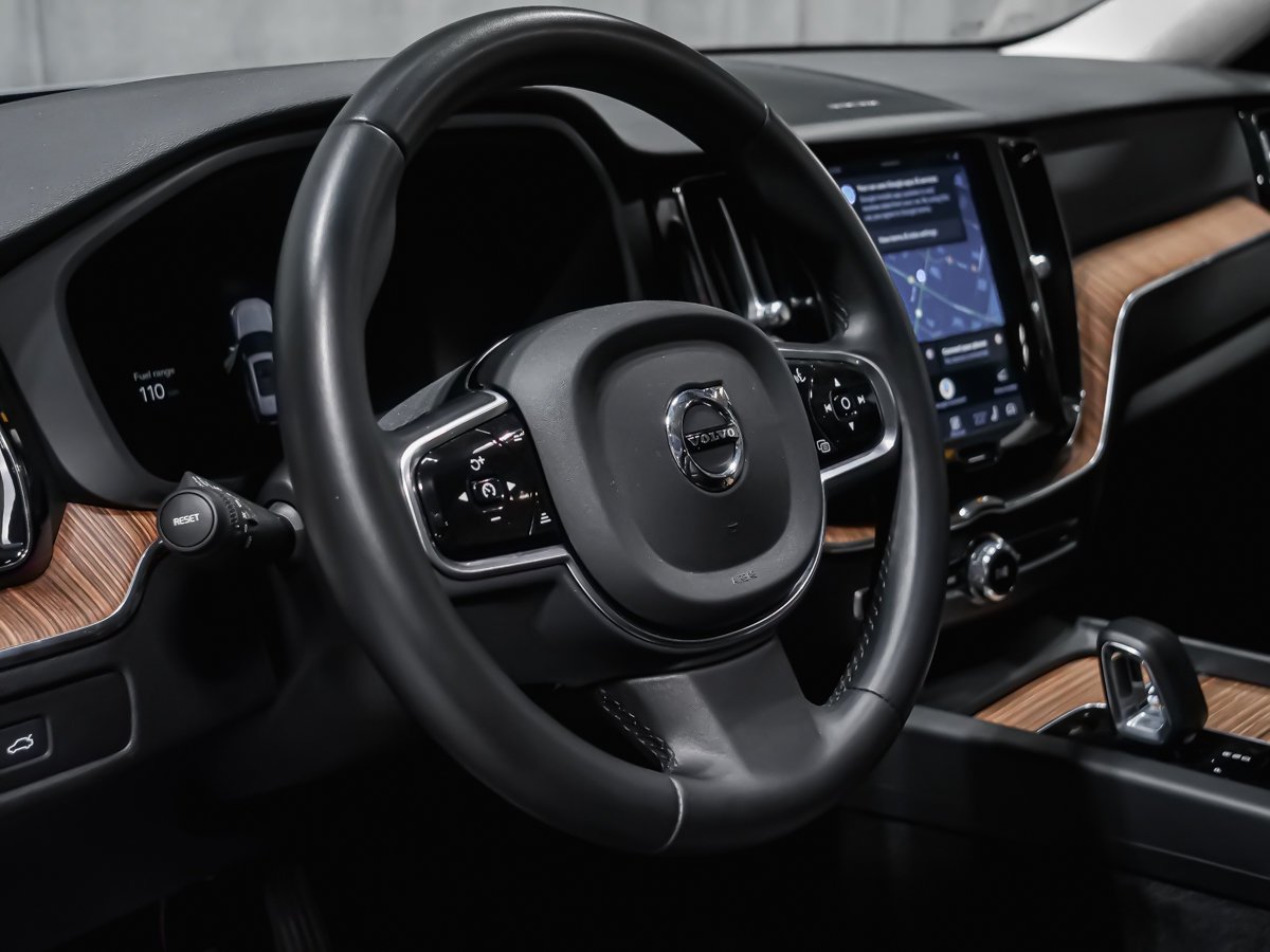 2023 Volvo XC60 B6 PLUS DARK CLIMATE Blue Montreal - photo #8