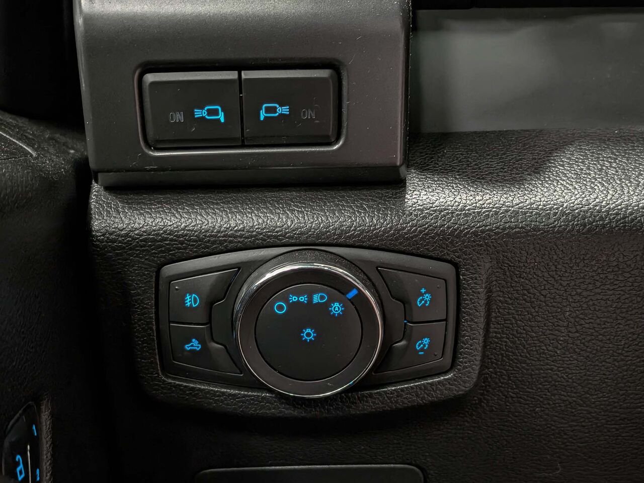 Ford F-150 LARIAT SPORT FX4 Moteur 3.5L 2018 Noir Sherbrooke - photo #16