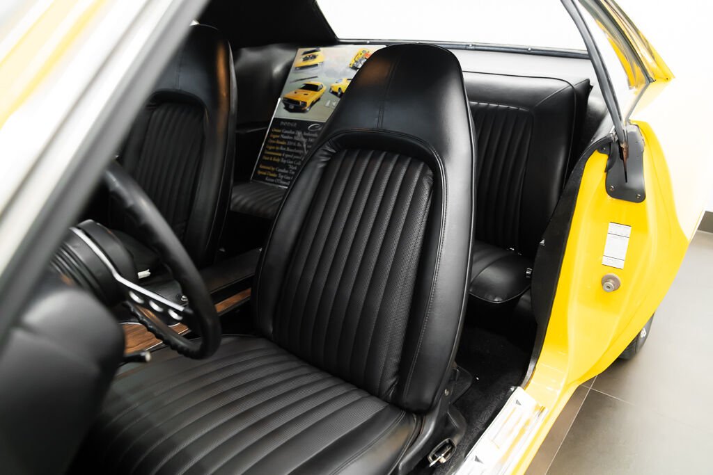Dodge Challenger 1972 Jaune Montréal - photo #14