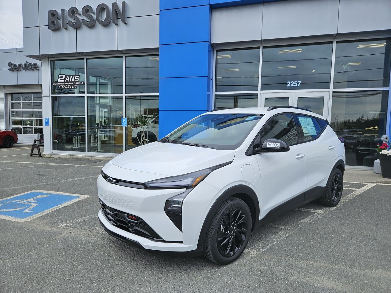 2027 Chevrolet Bolt RS 4 portes TA Summit White Thetford Mines - photo #0