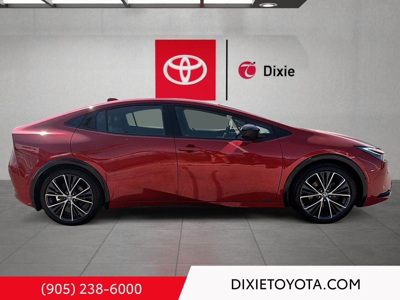 2023 Toyota Prius HYBRID XLE AWD / HEATED SEATS / ALLOY WHEELS / TOYOTA SAFETY SENSE / CARPLAY AND ANDROID AUTO Supersonic Red Mississauga - photo #2