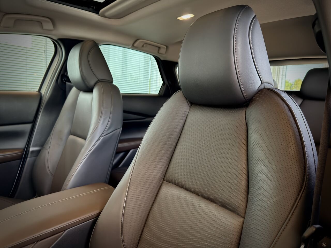 2023 Mazda CX-30 Silver Notre-Dame-des-Prairies - photo #17