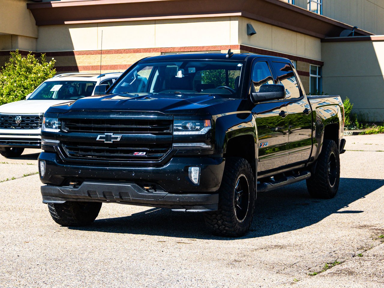 2018 Chevrolet Silverado 1500 4WD Crew Cab 143.5 LTZ w/2LZ Black Sherwood Park - photo #3