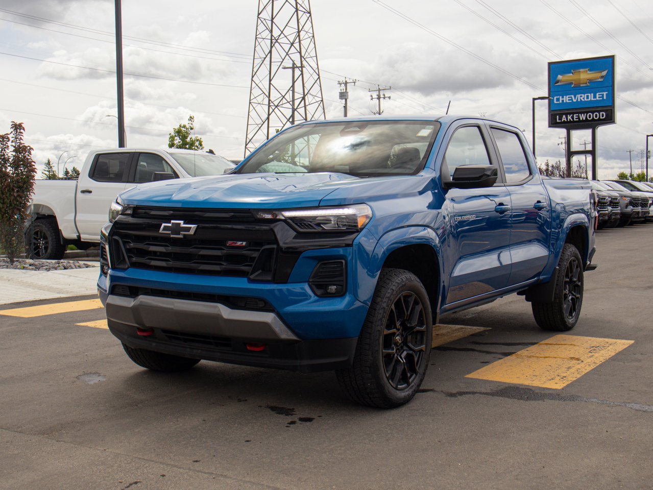 2024 Chevrolet Colorado 4WD Crew Cab Z71 Blue Sherwood Park - photo #3