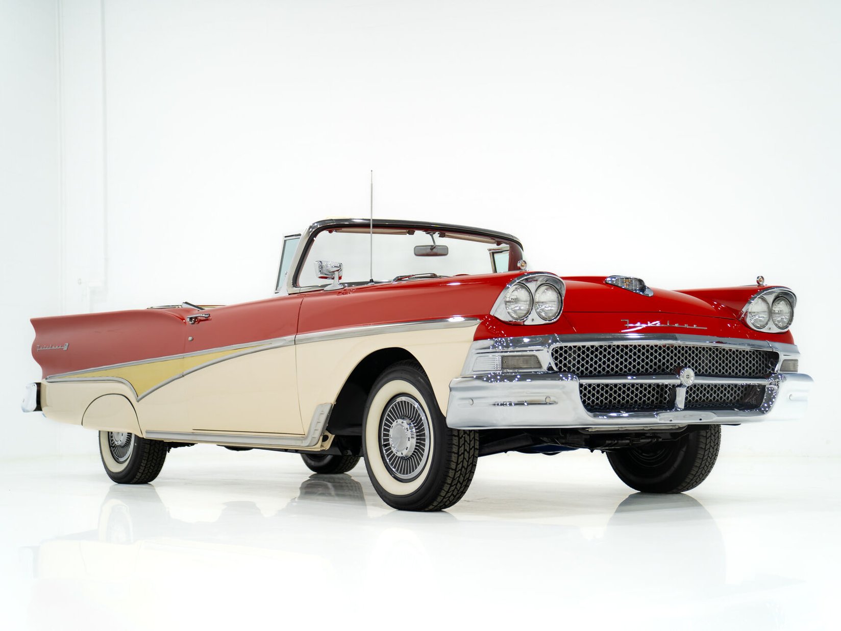 Ford Fairlane 500 Skyliner Interceptor de police 352 CID Entièrement restaurée **PRIX EN USD** 1958 Montréal - photo #32