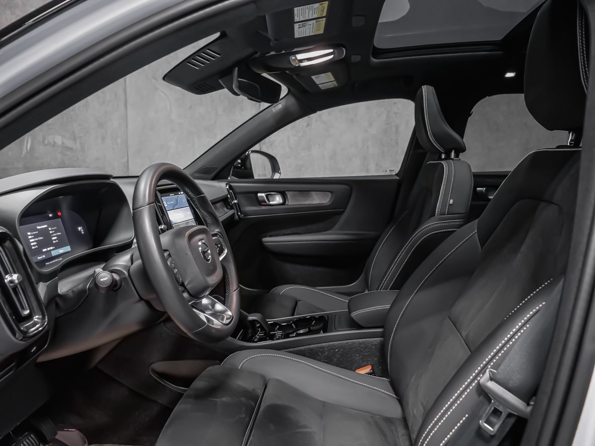 2024 Volvo XC40 Recharge Pure Electric PLUS CLIMATE Blue Montreal - photo #12