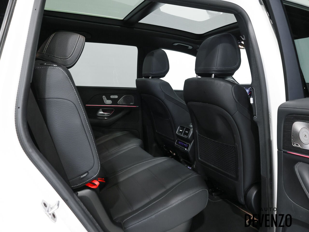 2026 Mercedes-Benz GLS White Saint-Eustache - photo #7