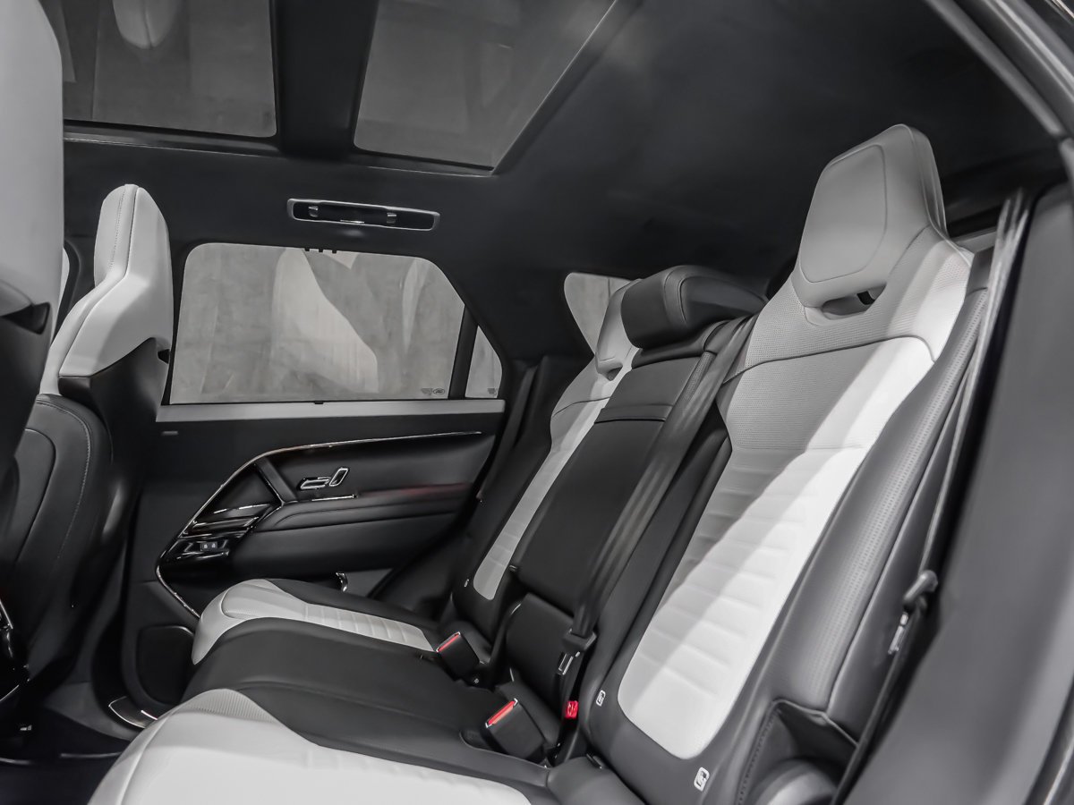 2024 Land Rover Range Rover Sport EDITION ONE SV Black Montreal - photo #44