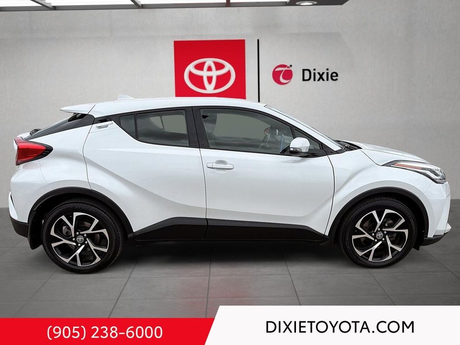 2022 Toyota C-HR 2022 White