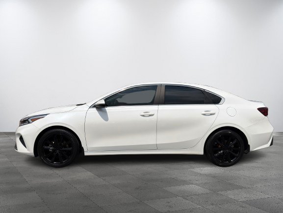 2024 Kia Forte White Thetford Mines - photo #5
