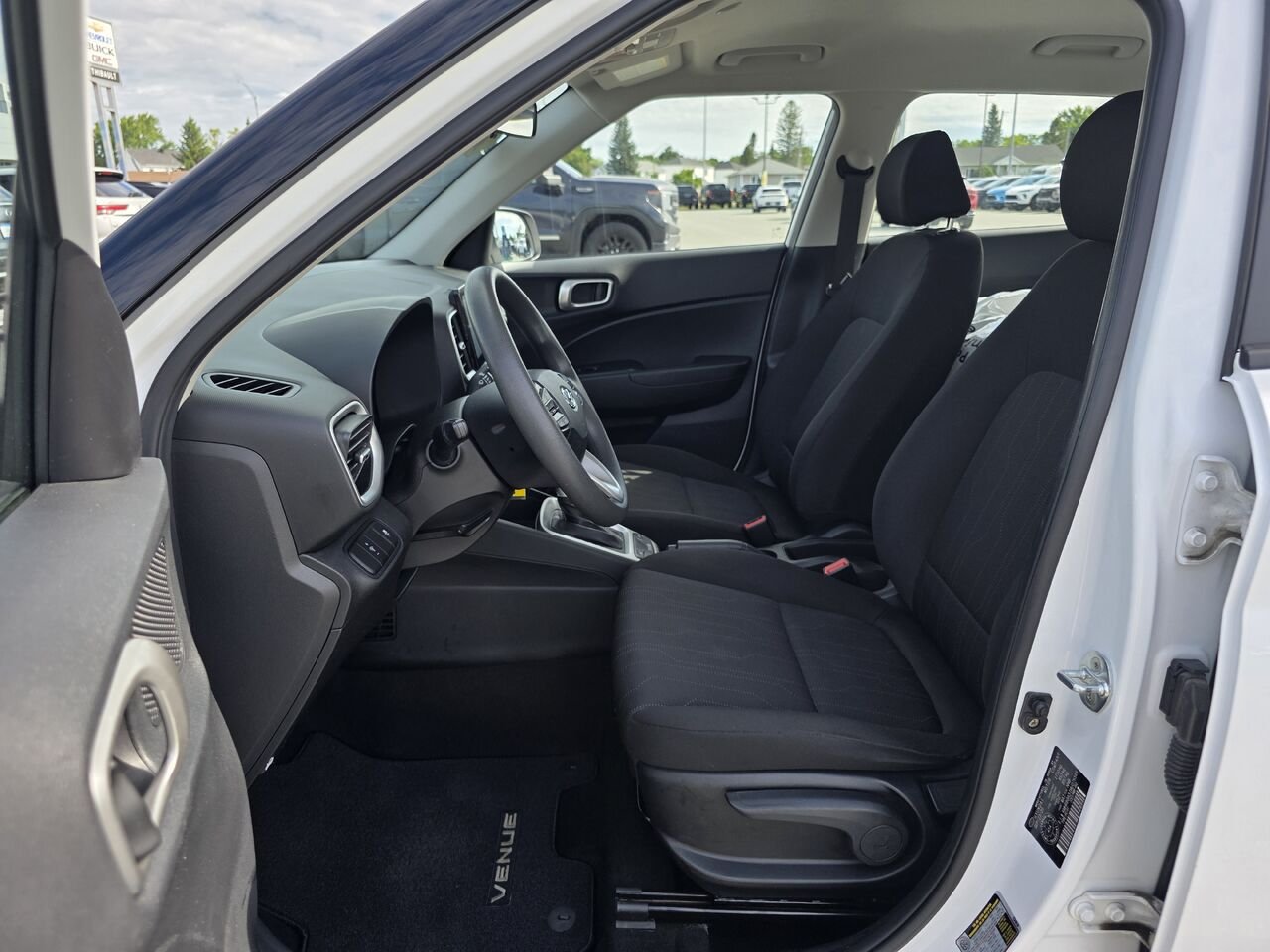 Hyundai Venue Essential IVT avec couleur deux tons 2021 Blanc Rouyn-Noranda - photo #11