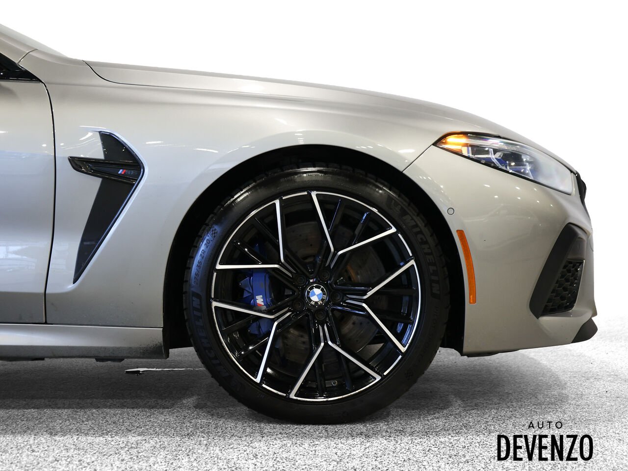 BMW M8 2021 Gris Saint-Eustache - photo #4