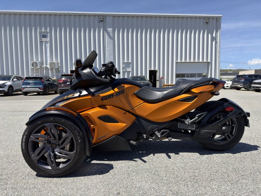 Can-Am Spyder 2013 2013 Orange