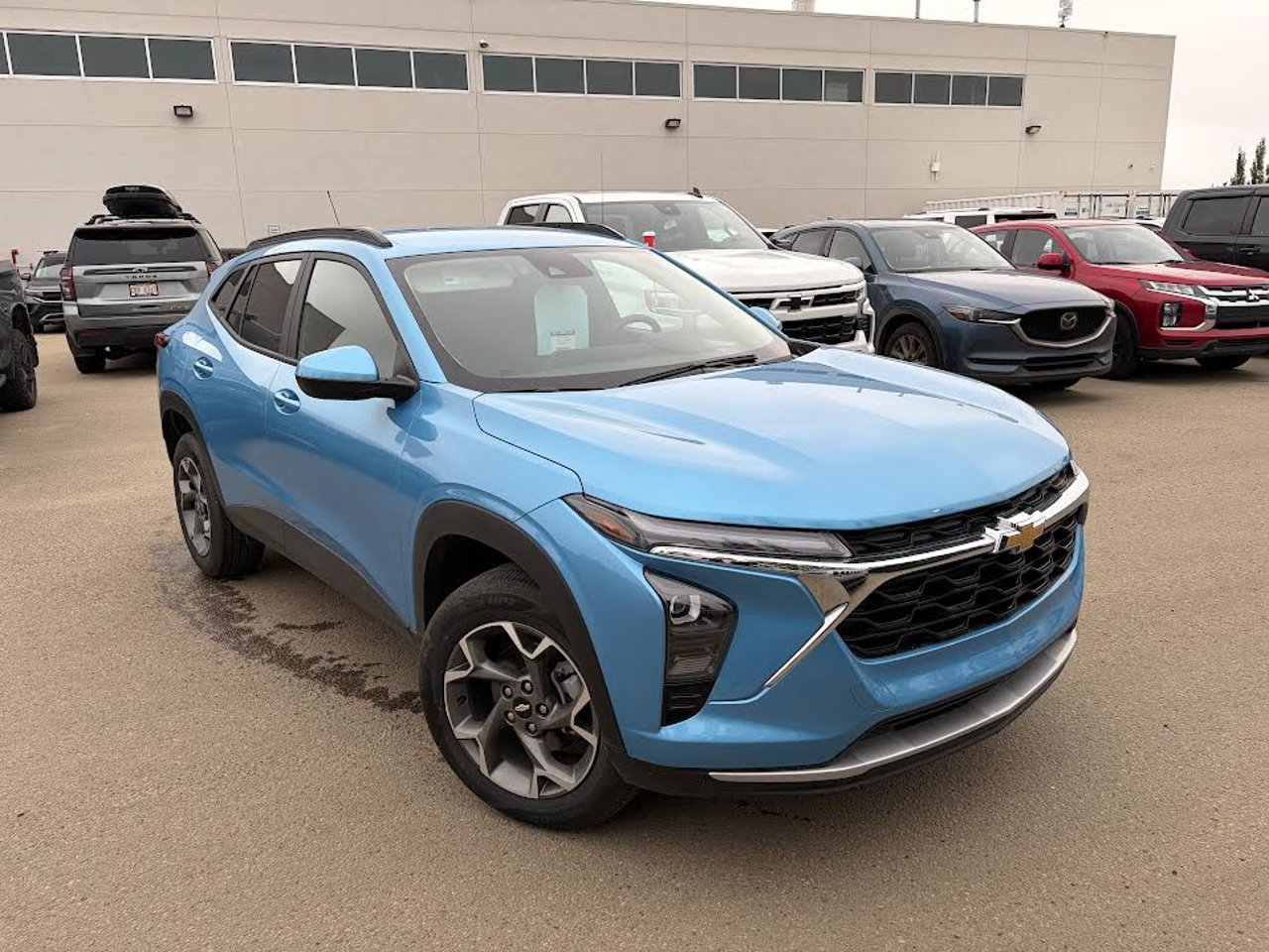 2025 Chevrolet Trax FWD 4dr 1RS Blue Sherwood Park - photo #1