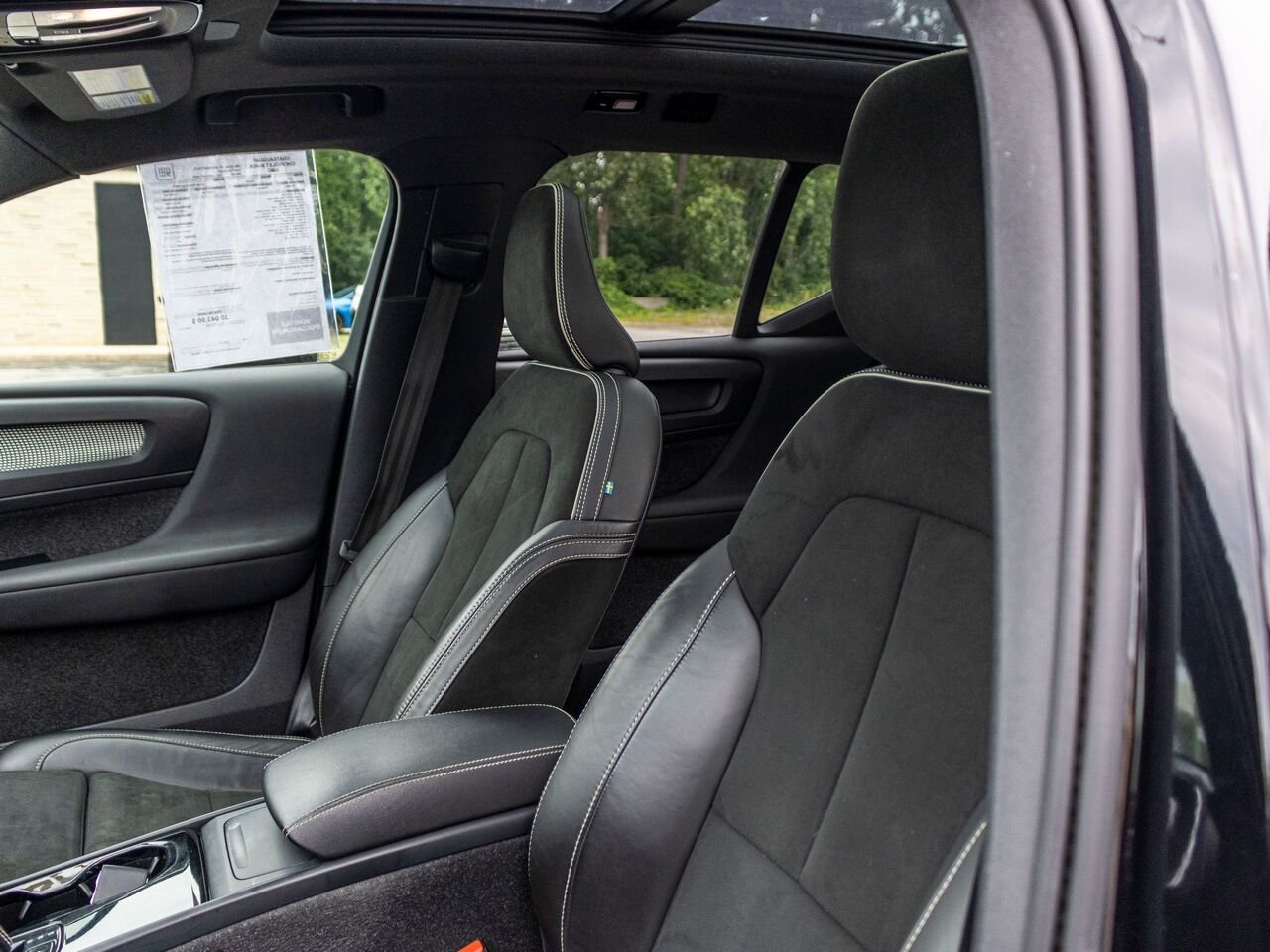 2022 Volvo Recharge XC40 tout électrique P8 Plus TIe Black Châteauguay - photo #25