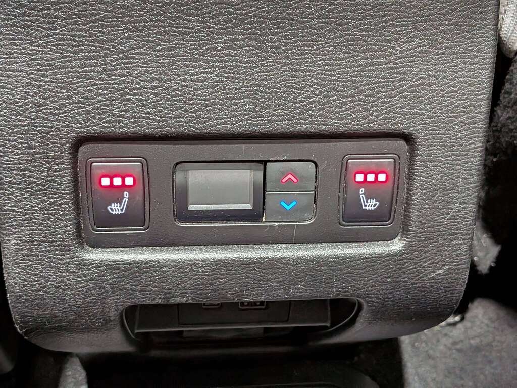 2023 Mitsubishi Outlander Plug-In Hybrid GT S-AWC Red Val-David - photo #13