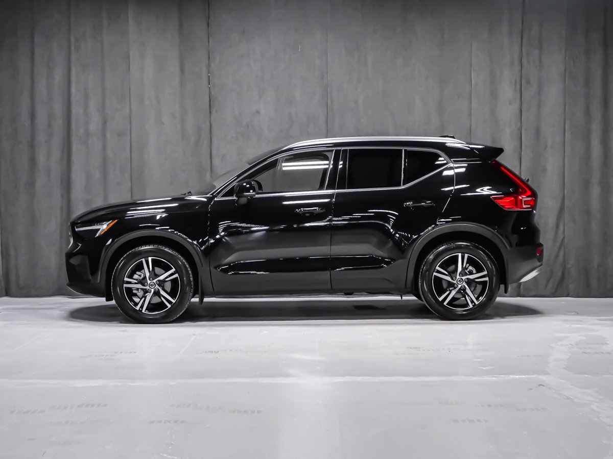 Volvo XC40 B5 CORE BRIGHT CLIMATE 2025 Noir Montréal - photo #2