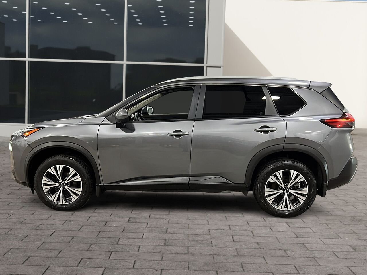 2023 Nissan Rogue SV TI Grey Québec - photo #4