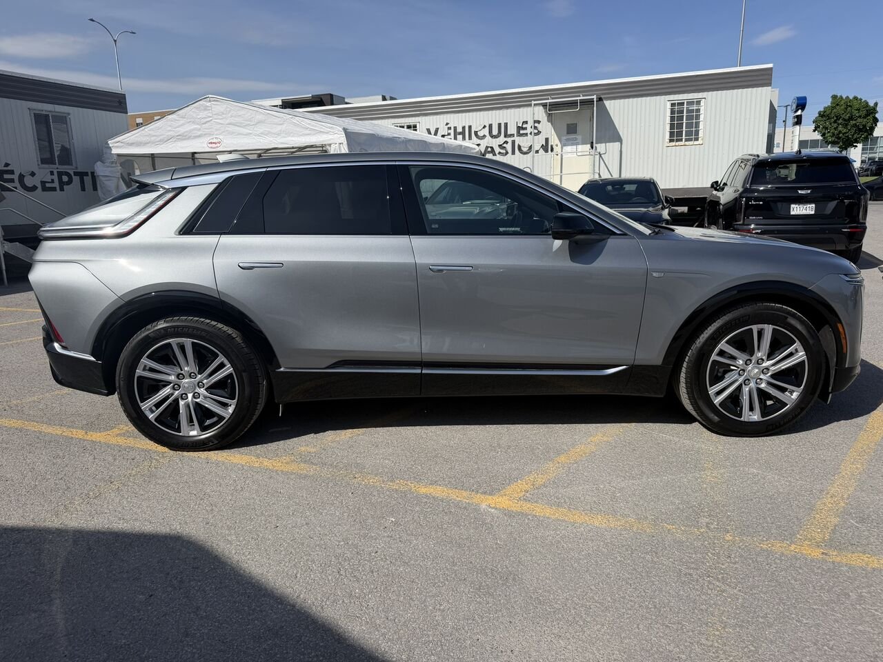 2024 Cadillac LYRIQ TECH FINANCEMENT À PARTIR DE 0.99% Silver Laval - photo #7