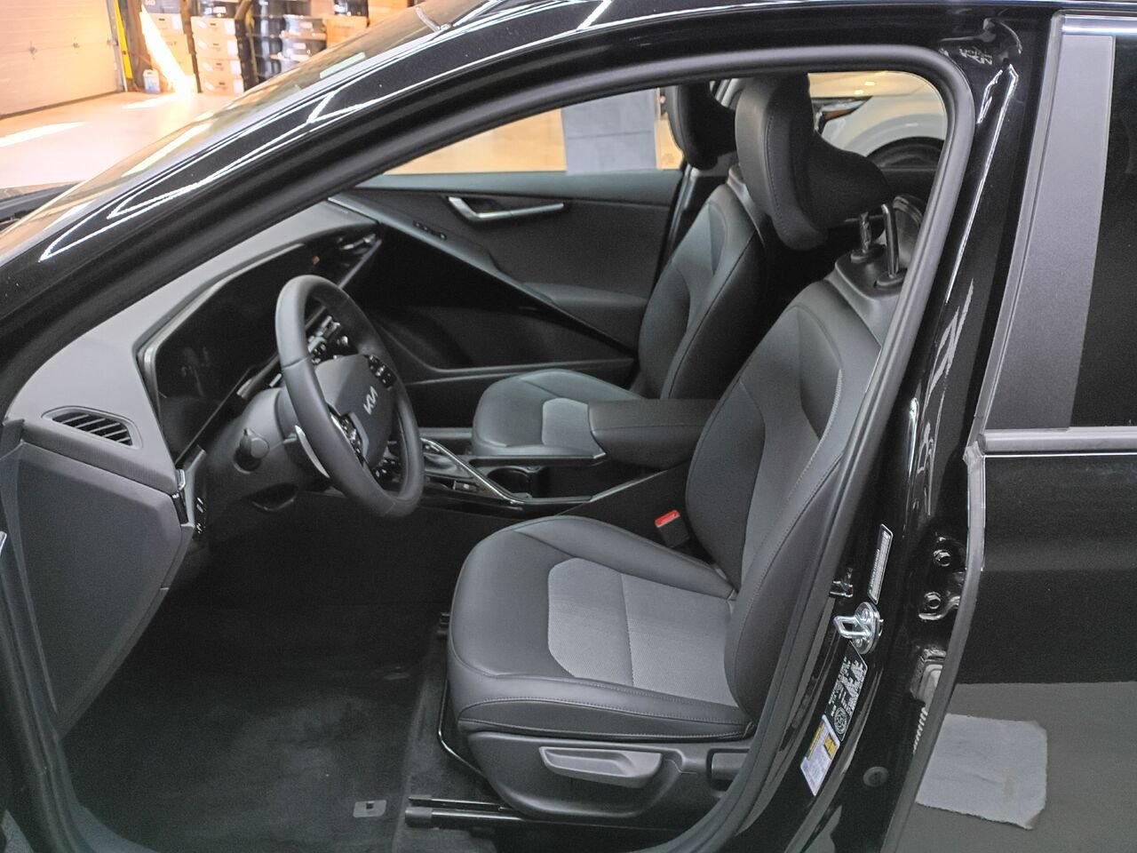 2025 Kia Niro Aurora Black Pearl Blainville - photo #18