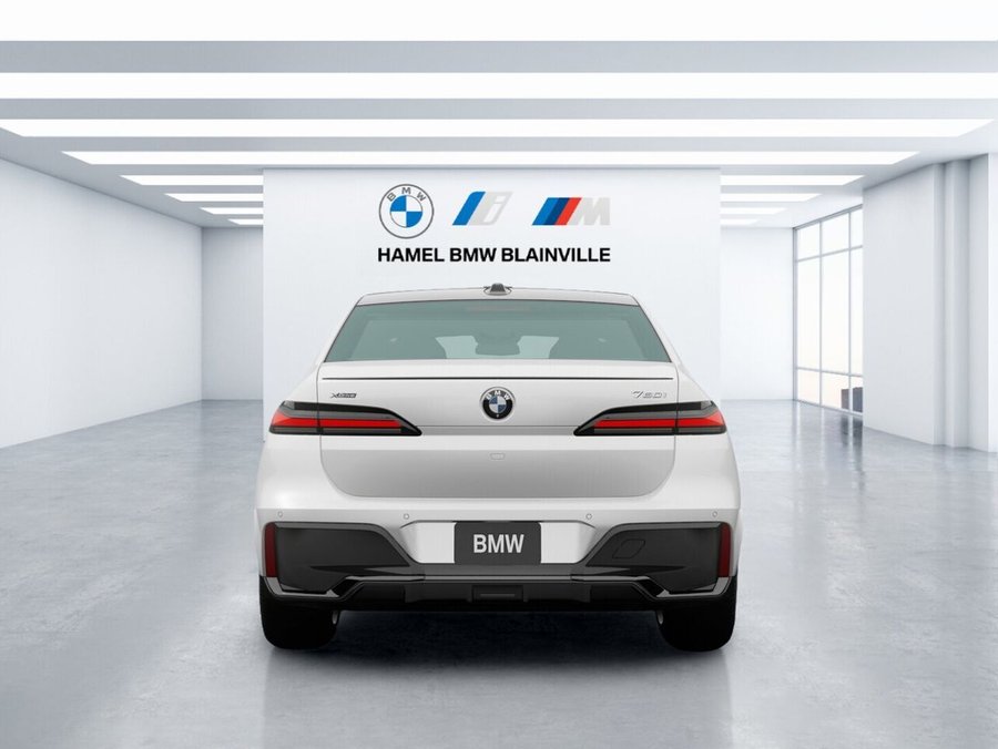 2026 BMW 7 Series 2026 Alpine White