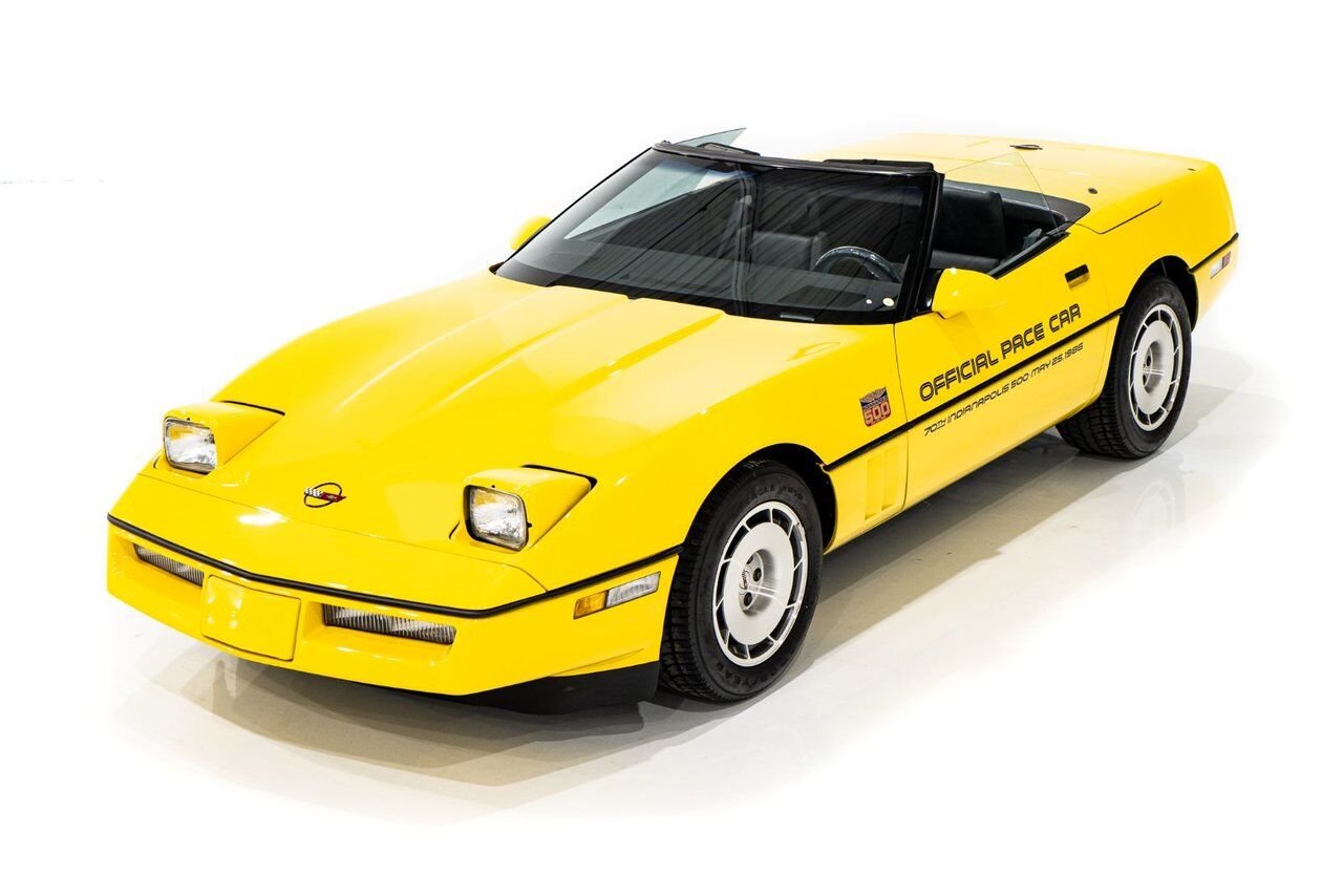 1986 Chevrolet Corvette Pace Car livery with only 17,380km (10,800miles) Yellow Montreal - photo #3