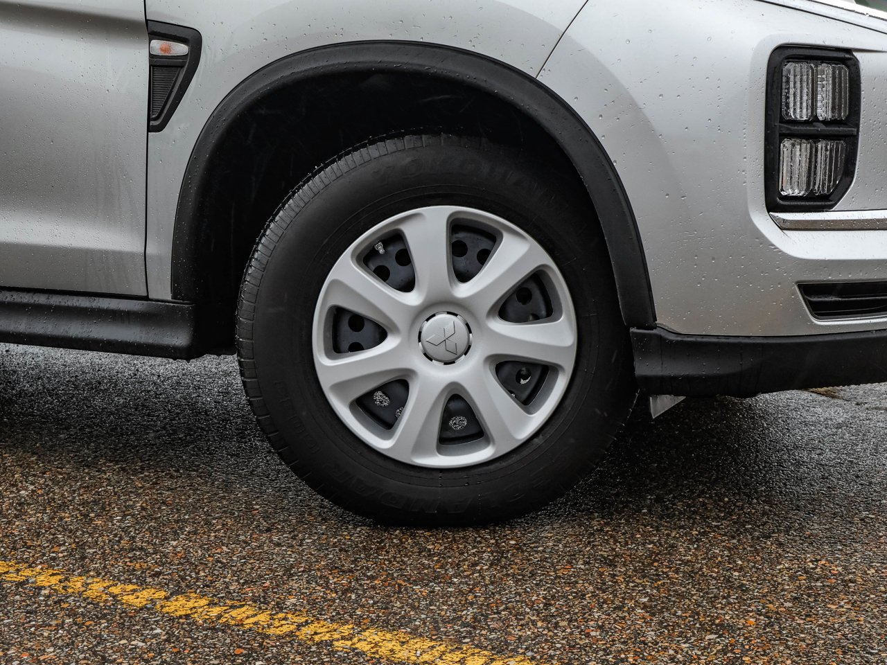 2024 Mitsubishi RVR ES AWC Grey Sherwood Park - photo #10