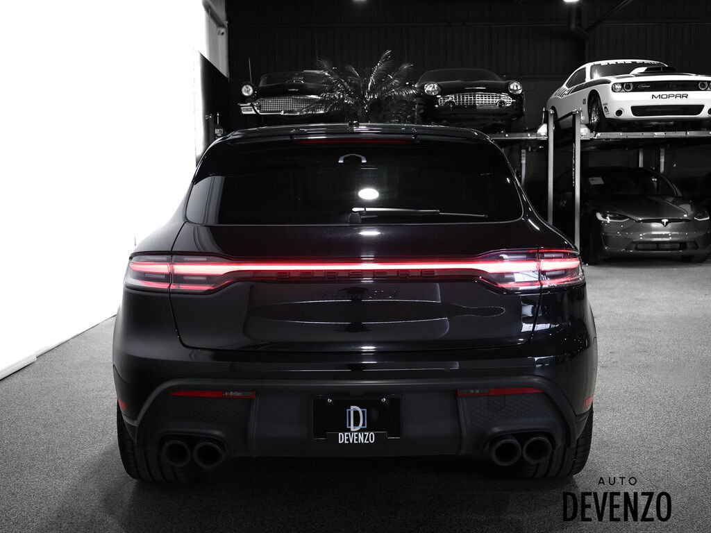 2025 Porsche Macan Black Saint-Eustache - photo #4