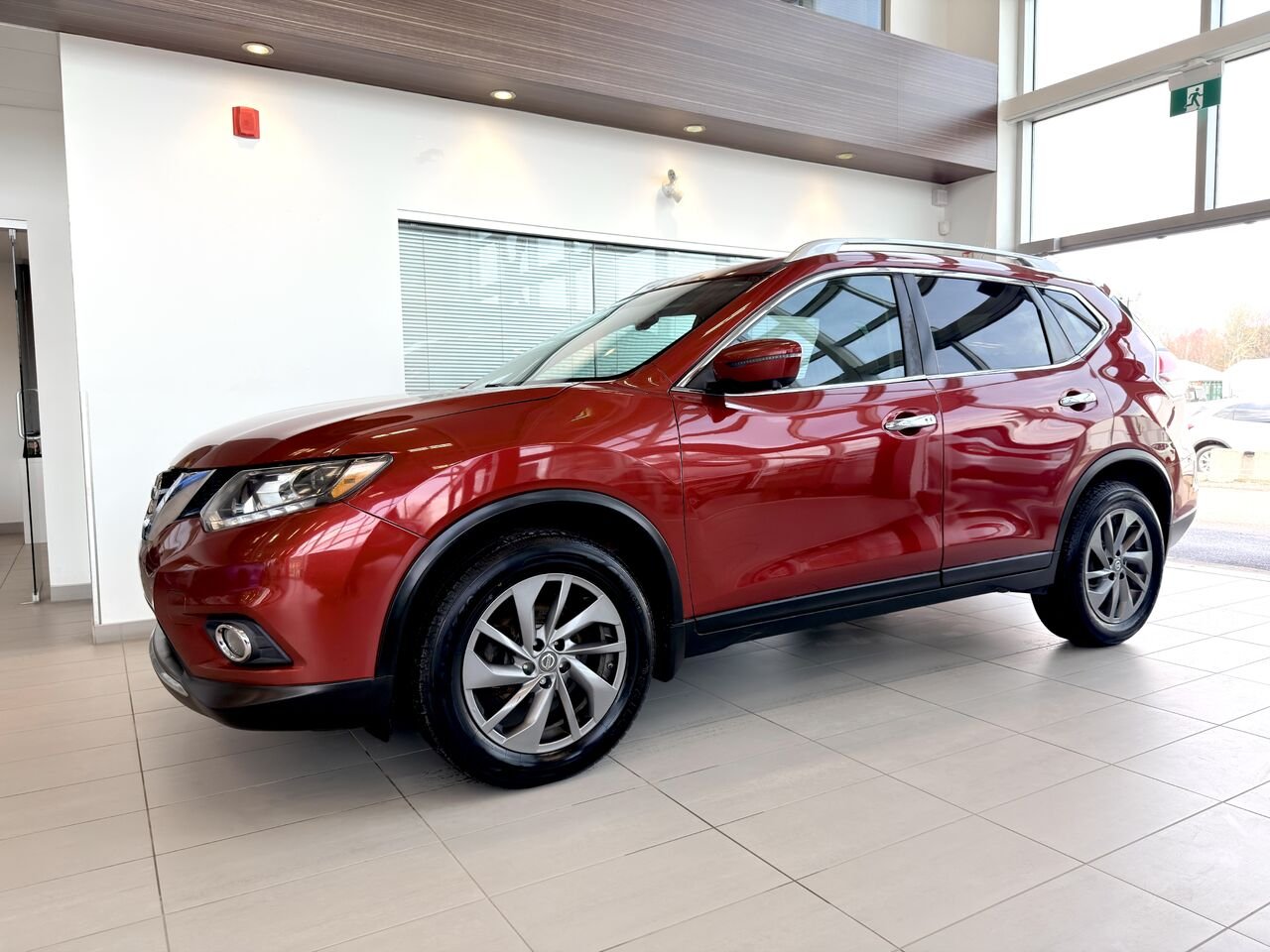 2016 Nissan Rogue Grey Notre-Dame-des-Prairies - photo #2
