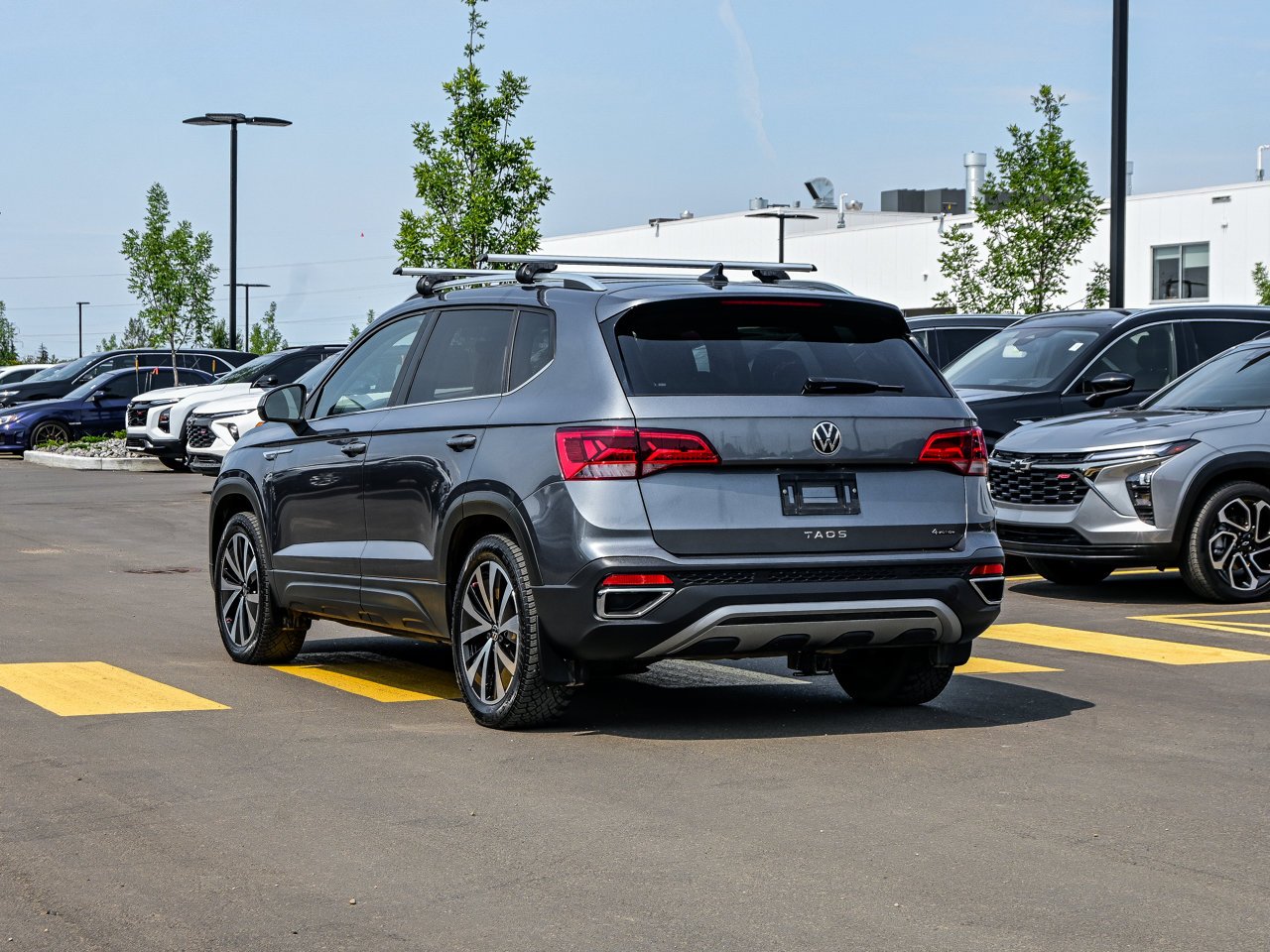 2023 Volkswagen Taos Comfortline 4MOTION *Ltd Avail* Grey Sherwood Park - photo #10