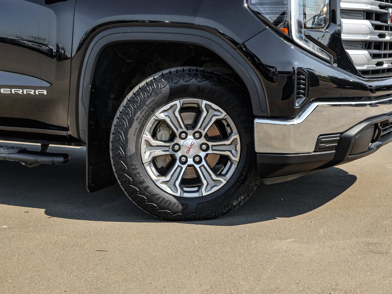 2023 GMC Sierra 1500 4WD Crew Cab 147 SLE Black Sherwood Park - photo #10