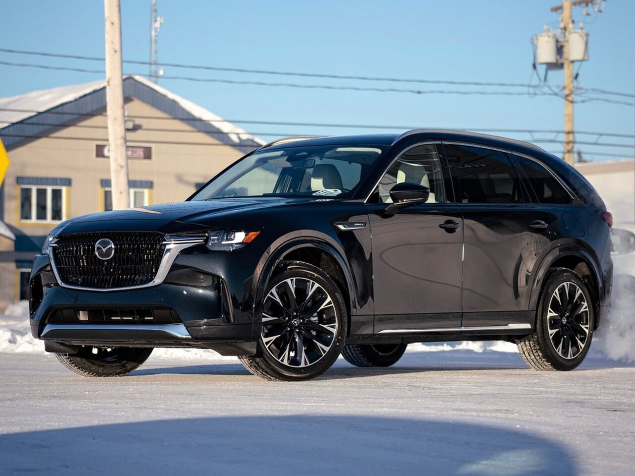 MAZDA CX-90 hybride rechargeable 2606 | Signature TI 2026 Noir de jais mica Val-d'Or - photo #2