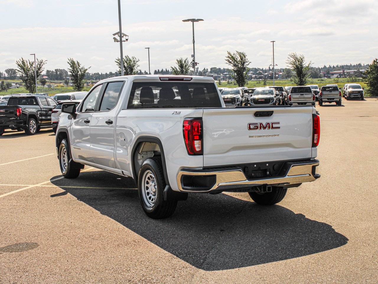 2023 GMC Sierra 1500 4WD Crew Cab 157 Pro White Sherwood Park - photo #5