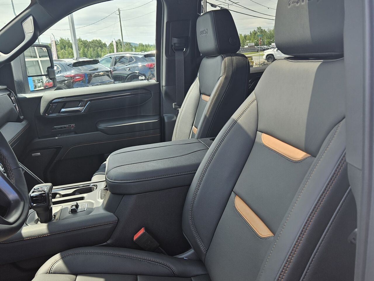 GMC Sierra 1500 AT4 cabine multiplace 4RM 157 po 2026 Blanc sommet Thetford Mines - photo #15