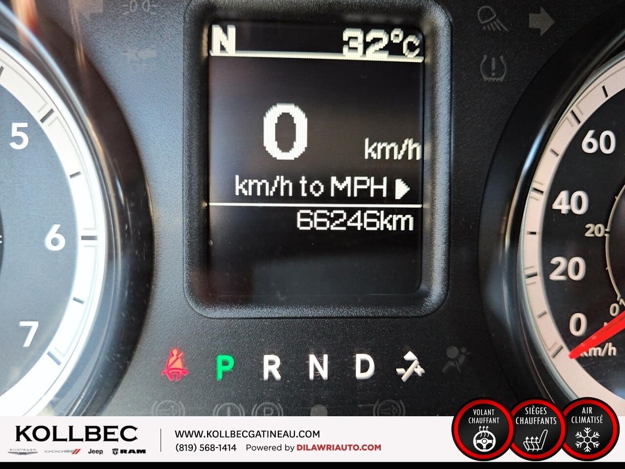 RAM 1500 CLASSIC Express Night Edition Crewcab 4x4 2023 Noir Ottawa & Gatineau - photo #1