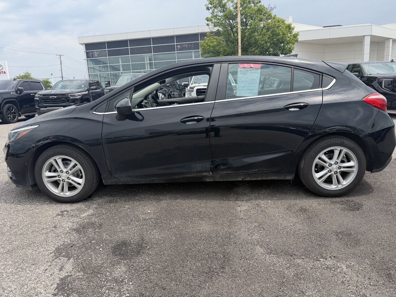 CHEVROLET CRUZE LT LT 1.4L à hayon 4 portes avec 1SD 2017 Noir Gatineau - photo #7