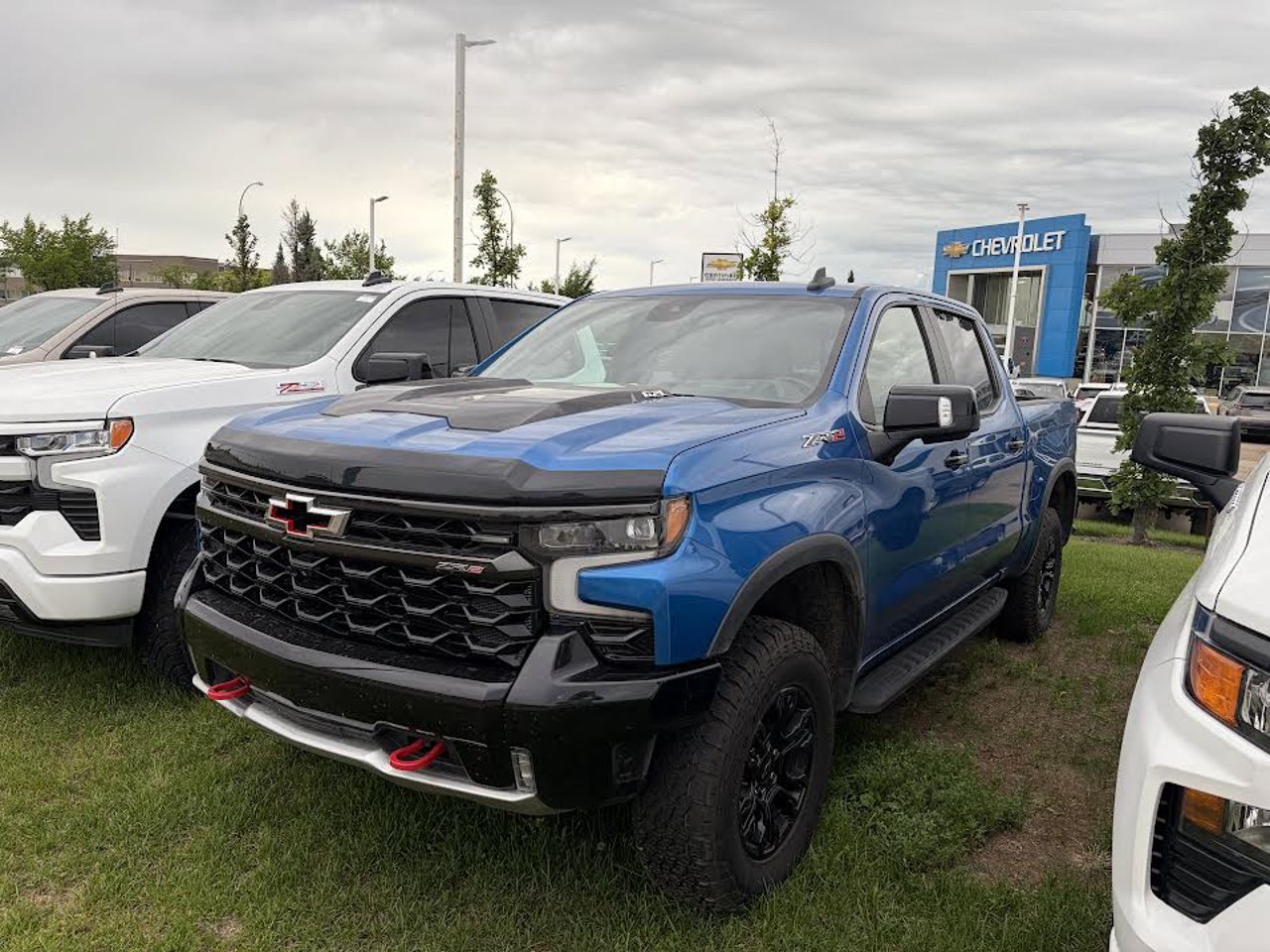 2022 Chevrolet Silverado 1500 4WD Crew Cab 147 ZR2 Blue Sherwood Park - photo #2