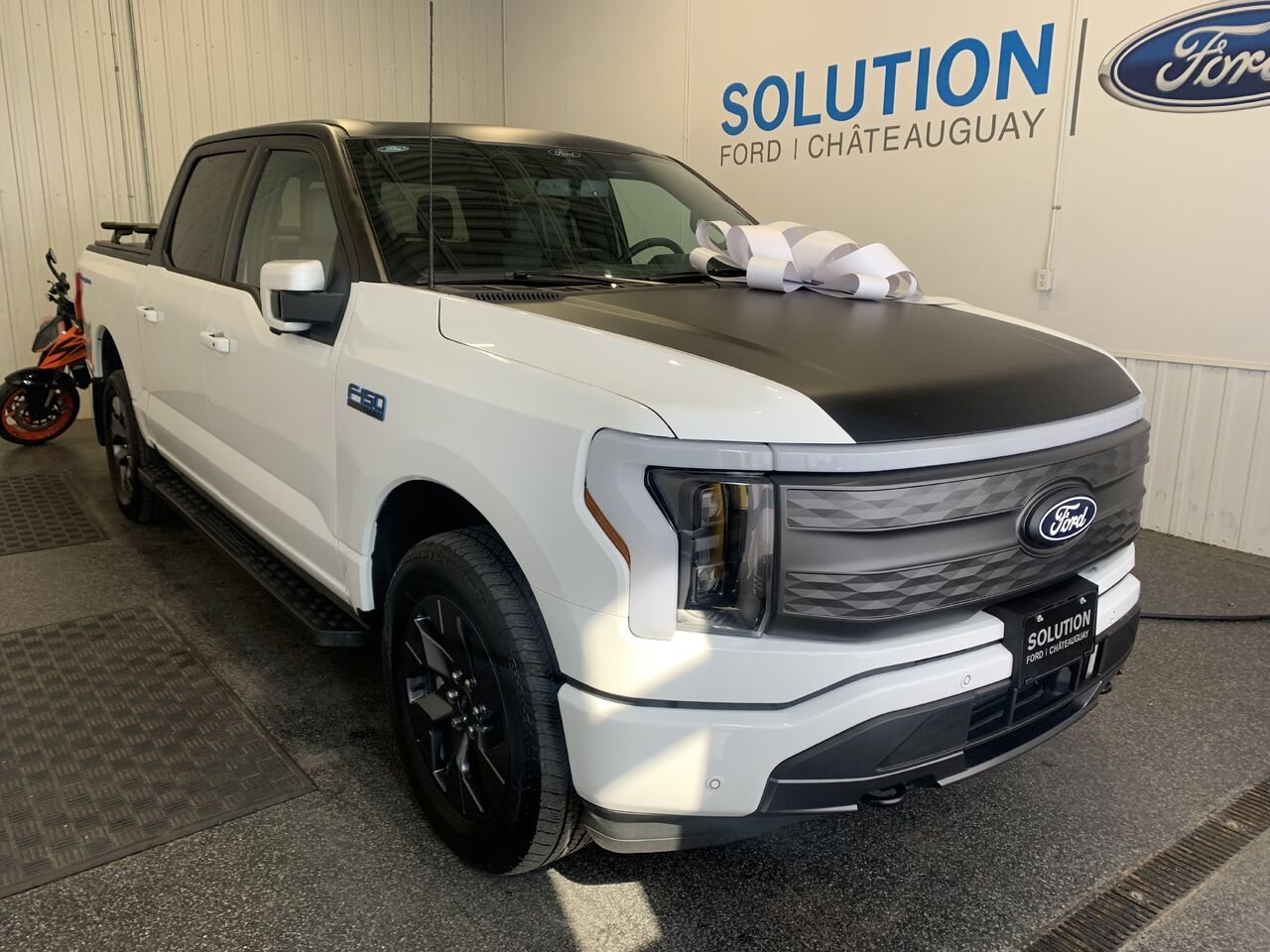 2025 Ford F-150 Lightning White Châteauguay - photo #1
