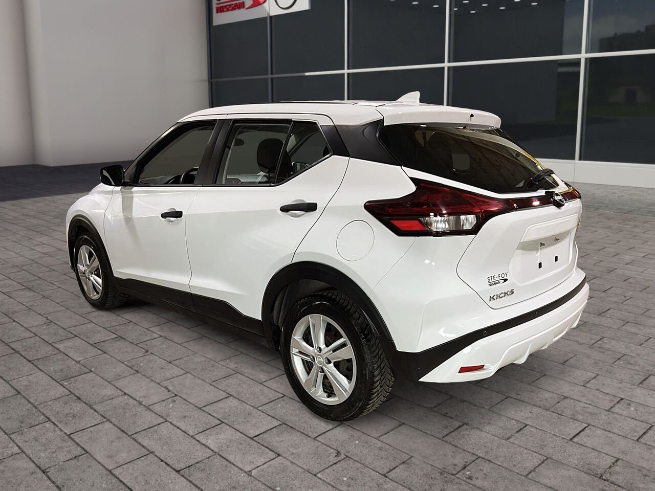 2022 Nissan Kicks S TA White Québec - photo #3