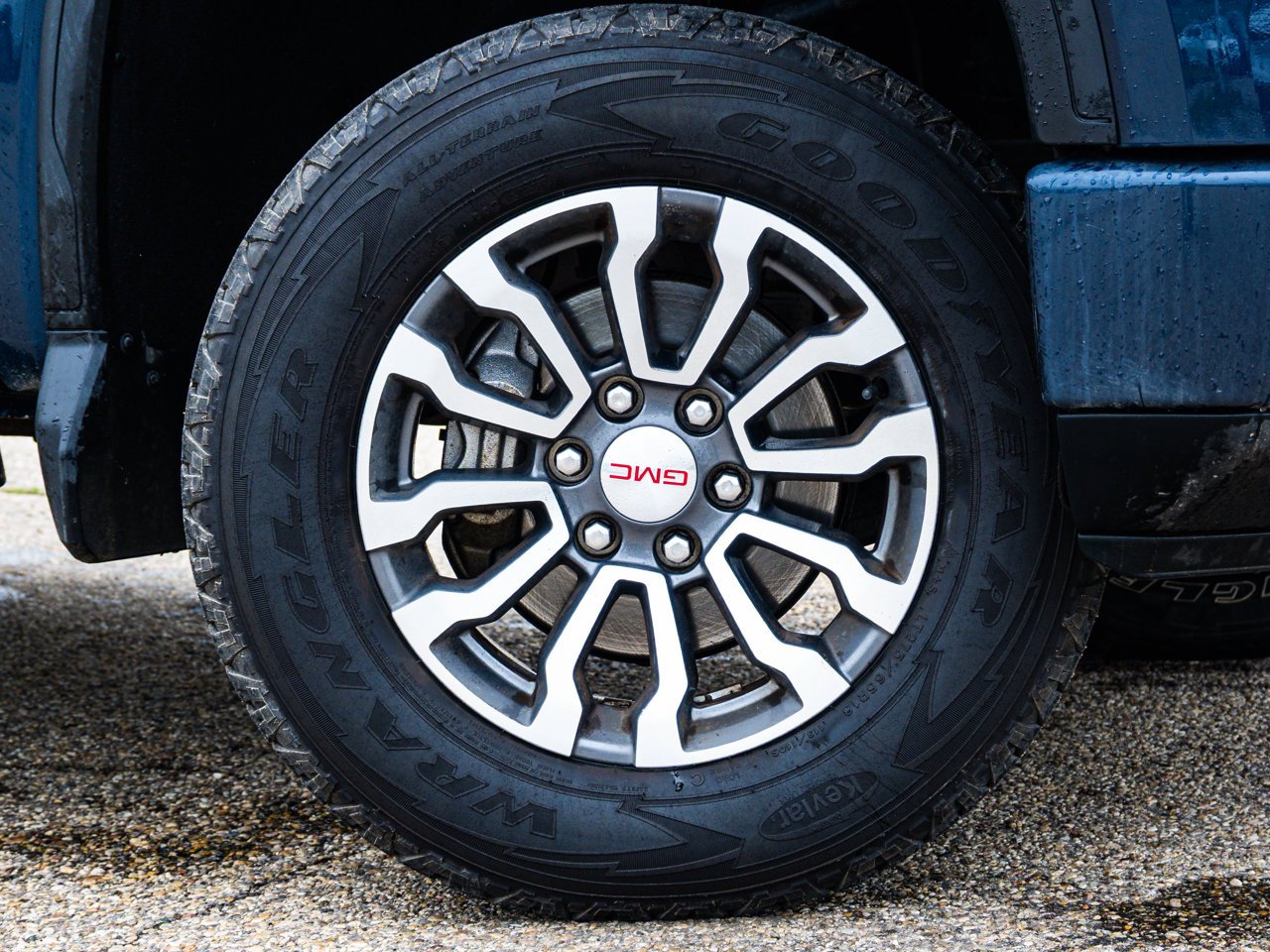 2019 GMC Sierra 1500 4WD Crew Cab 147 AT4 Blue Sherwood Park - photo #4