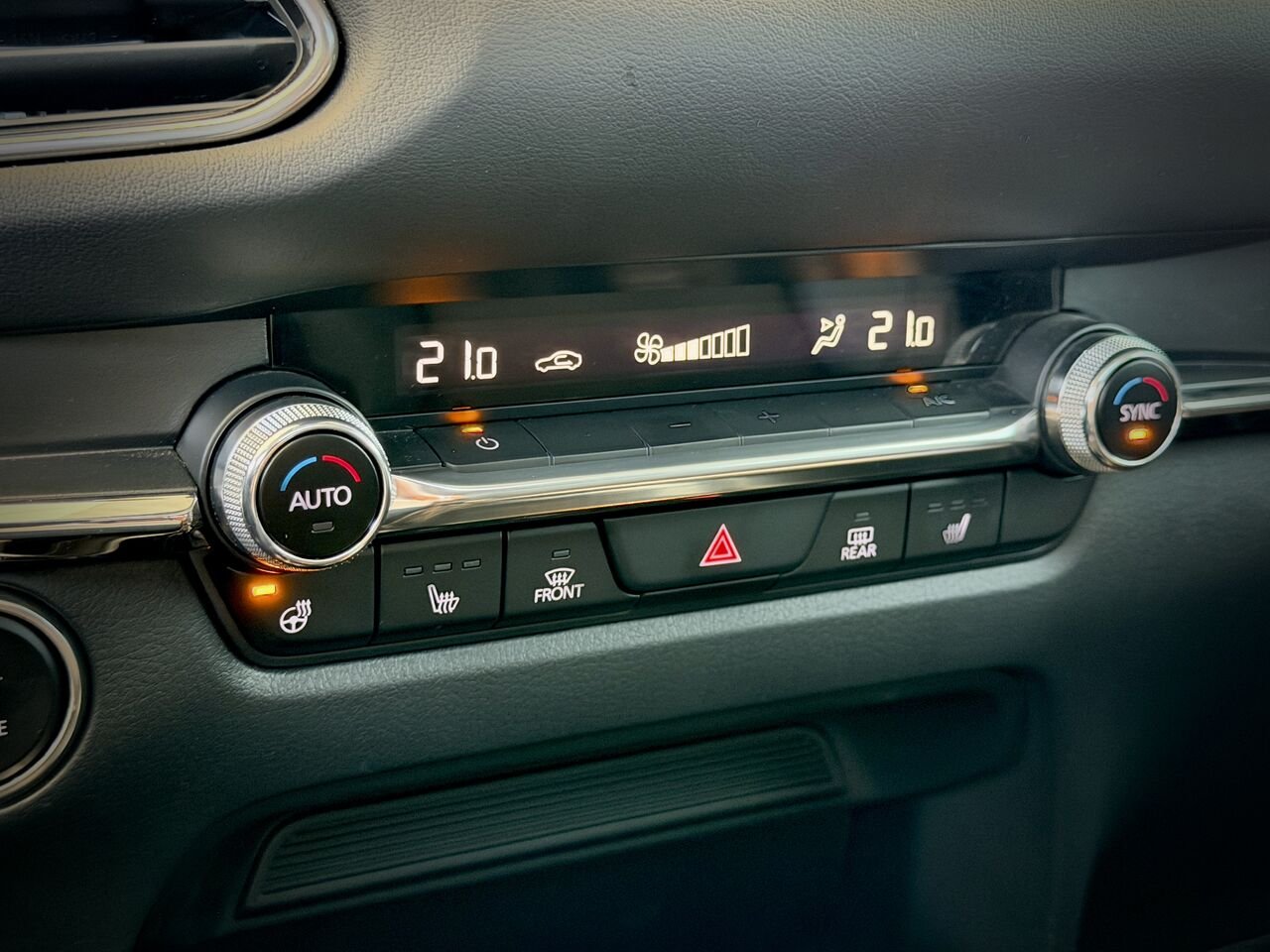 2023 Mazda CX-30 Silver Notre-Dame-des-Prairies - photo #31