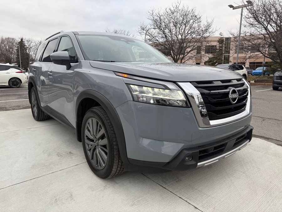Nissan Pathfinder 2024 Gris