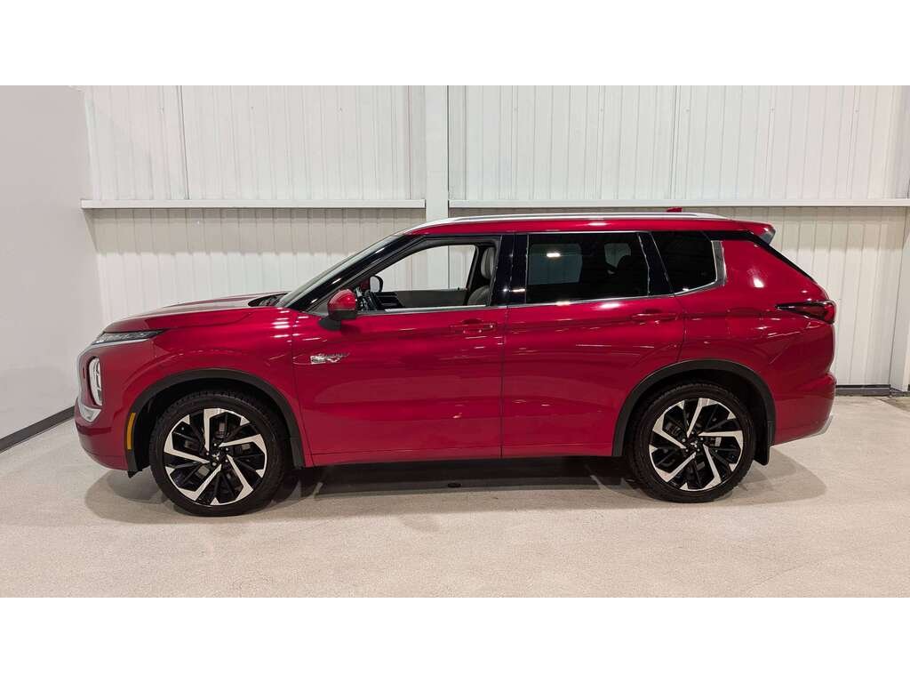 2023 Mitsubishi Outlander Plug-In Hybrid GT S-AWC Red Val-David - photo #4