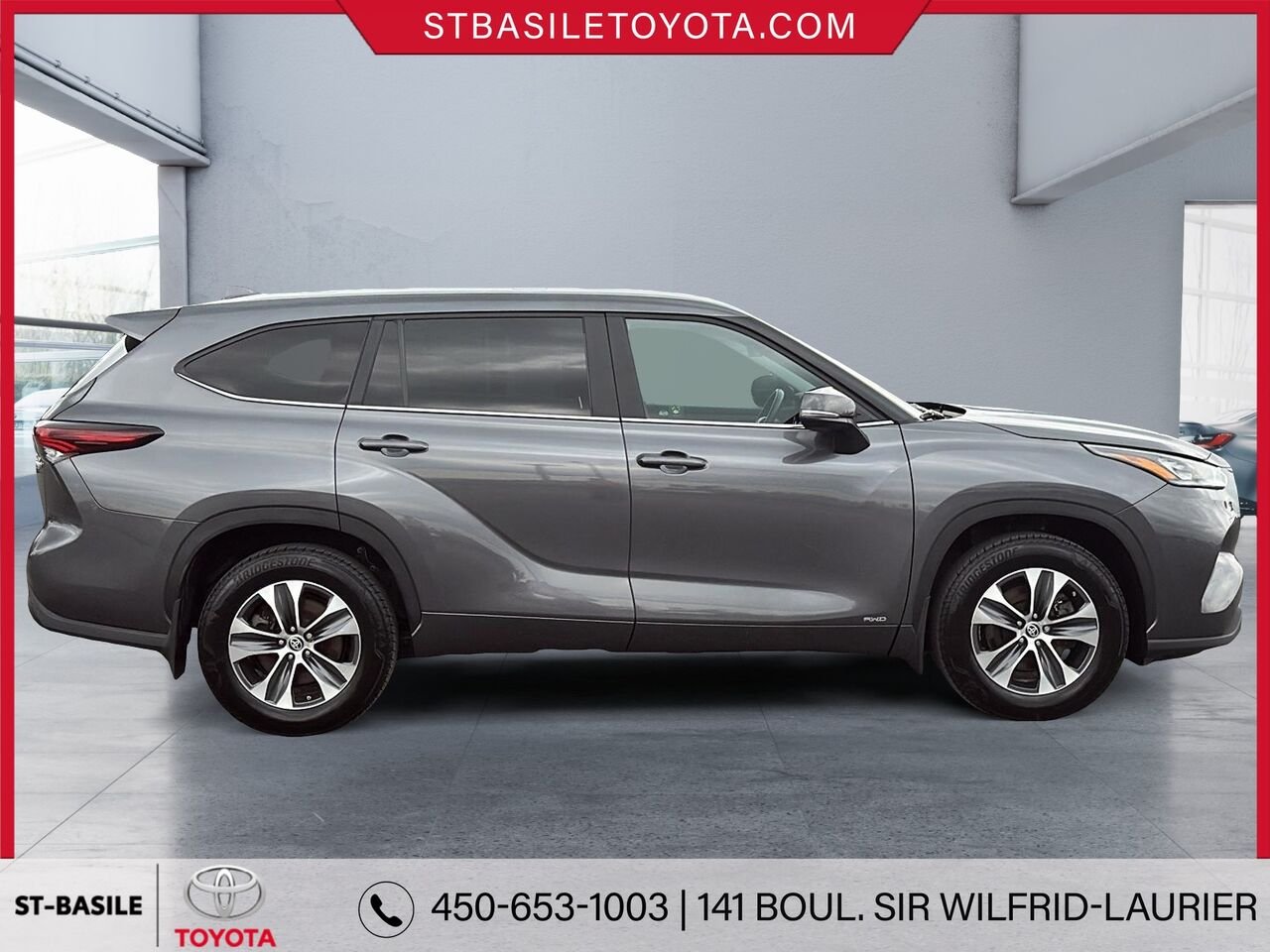 2024 TOYOTA Highlander Hybrid Grey Saint-Basile-le-Grand - photo #2