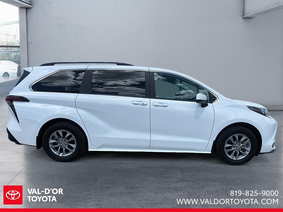 Toyota Sienna LE TA 8 places 2025 2025 Blanc