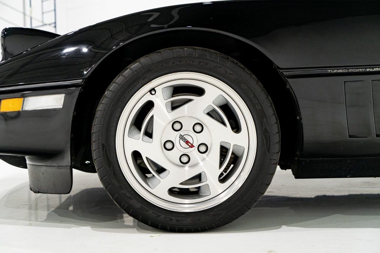 1990 Chevrolet Corvette ZR1 | PRIX EN USD Black Montreal - photo #46