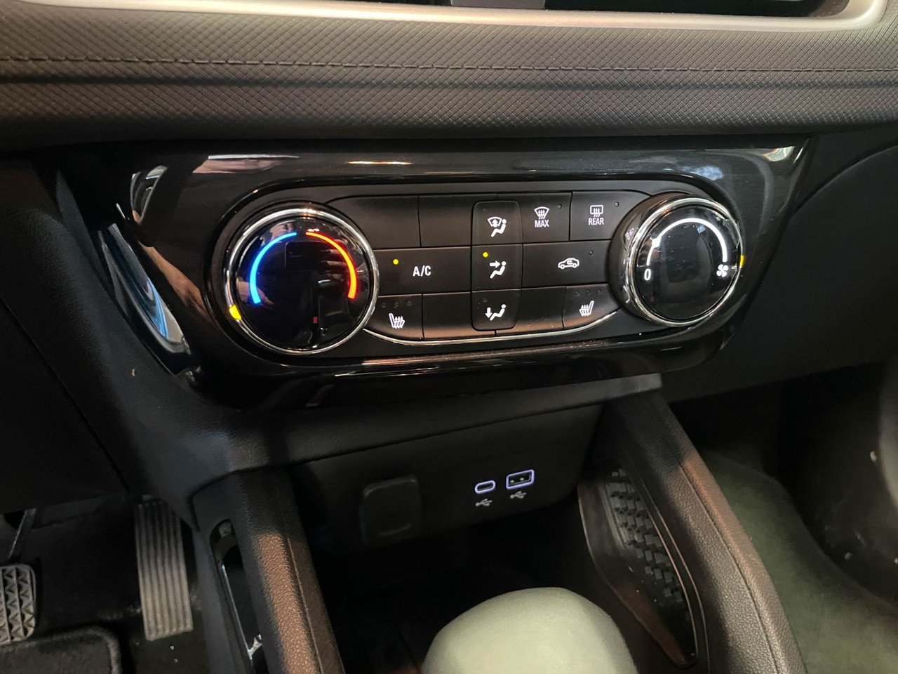 Chevrolet Trailblazer LT AWD *SIÈGES / VOLANT CHAUF* CARPLAY *BAS KM* 2026 Bleu Marina Saint-Jérôme - photo #11