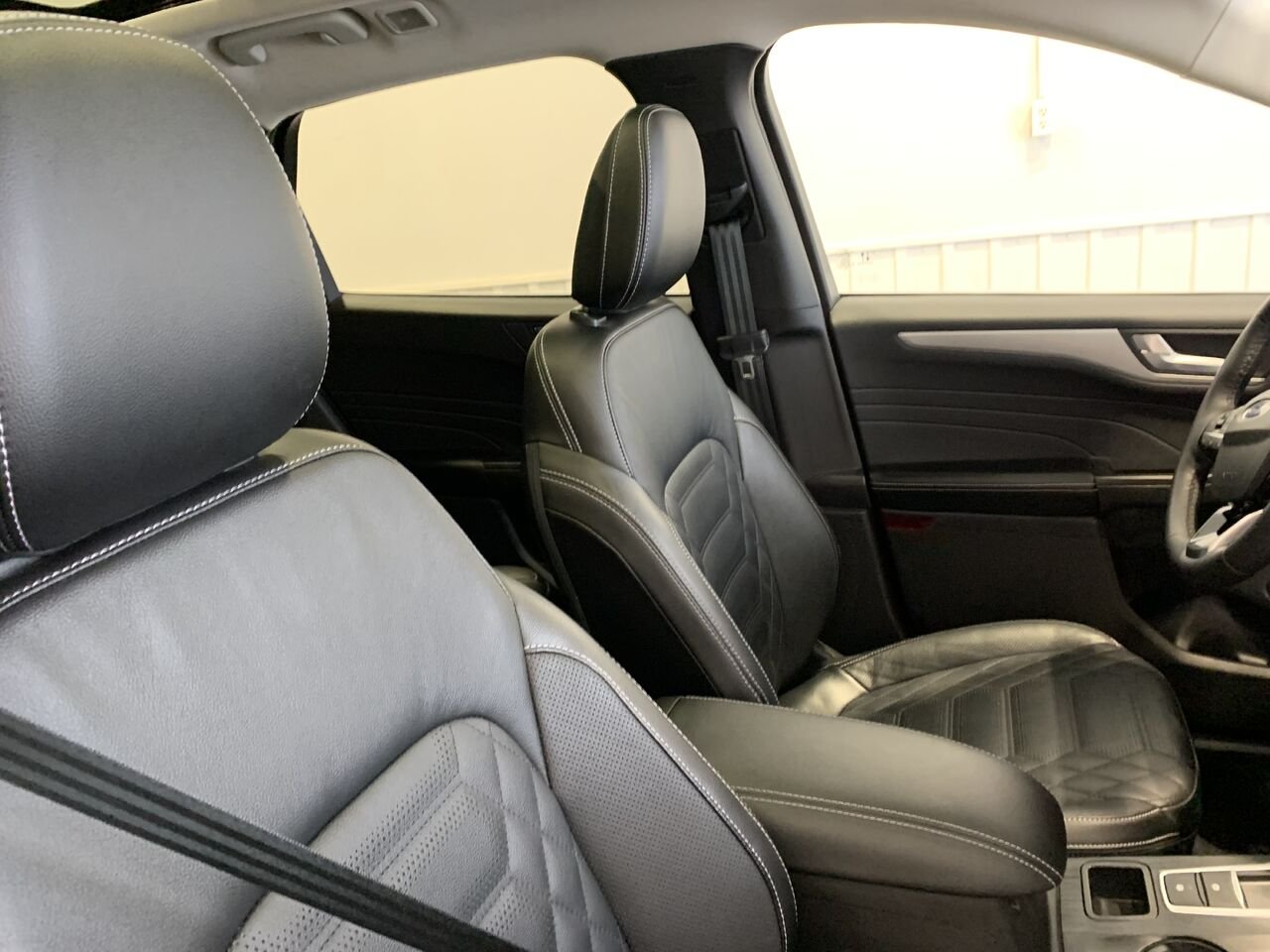 Ford Escape PHEV PHEV+HAUT NIVEAU+BAS KILO+TOIT PANORAMIQUE 2023 Gris Châteauguay - photo #18